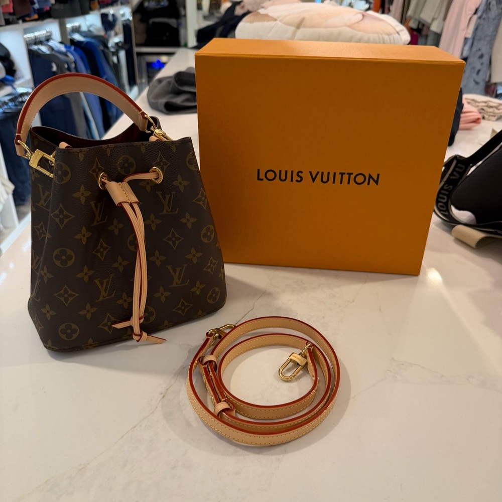 Louis Vuitton Brown Monogram Bucket Bag - Brown/Pink Trim - Picture 2 of 2
